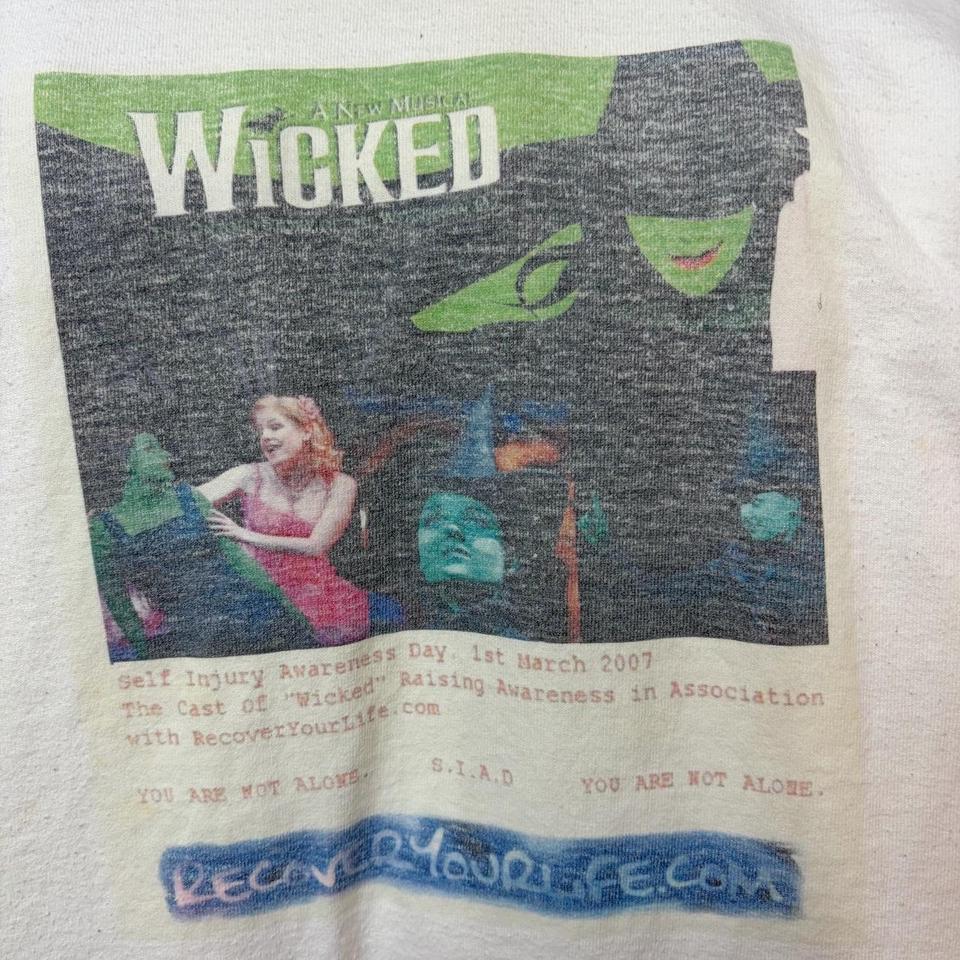 Vintage Graphic Tee Wicked Movie 679a 2