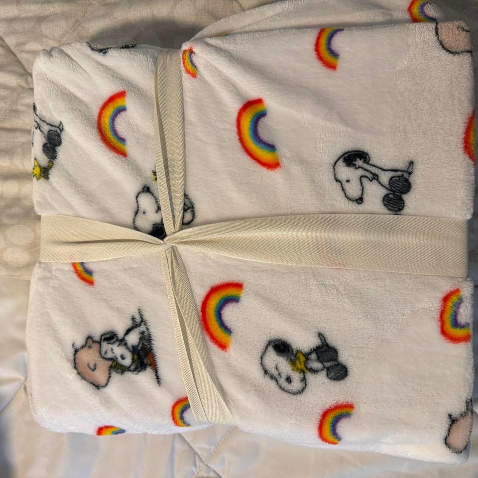 Peanuts Berkshire Velvet Soft Blanket 46a9 2