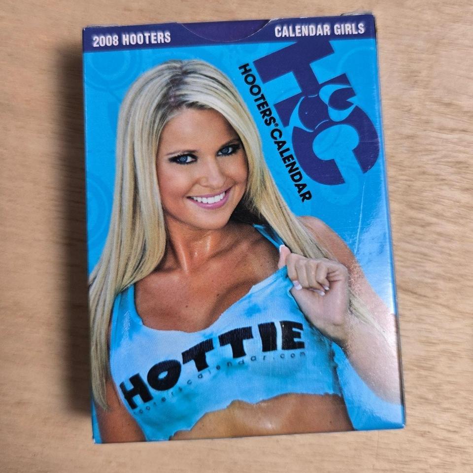 2008 Hooters Calendar Girls Playing 60d3