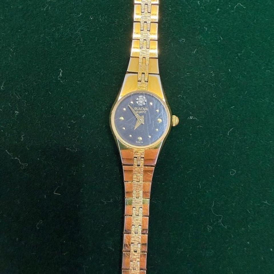 Bulova Quartz Womens Gold Tone C10d