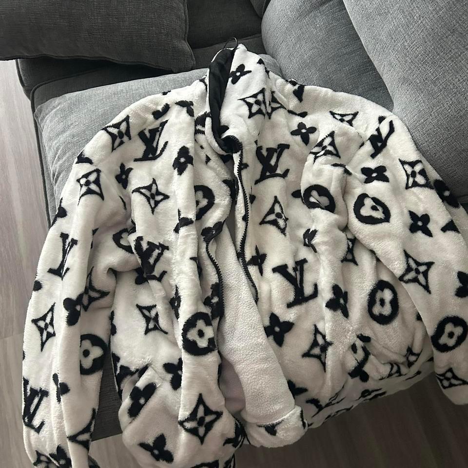 Black And White Louis Vuitton 12ec
