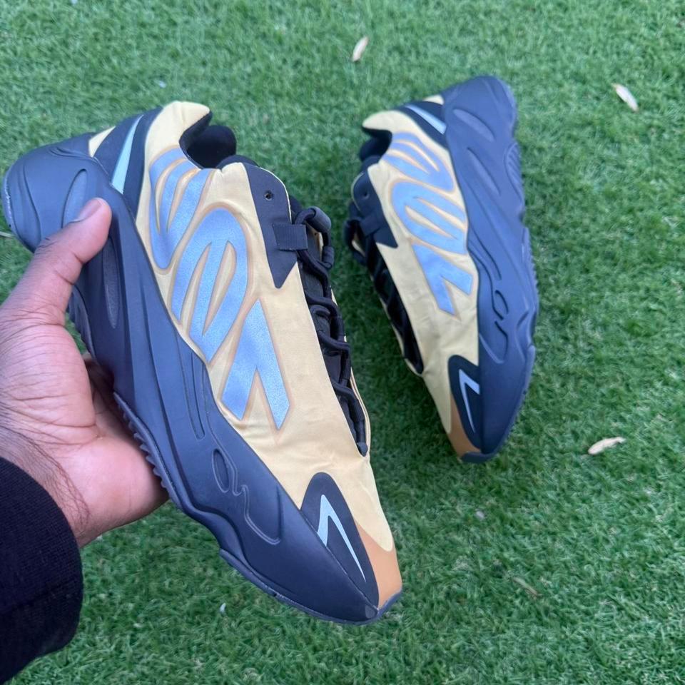 Yeezy 700 Mnvn Honey