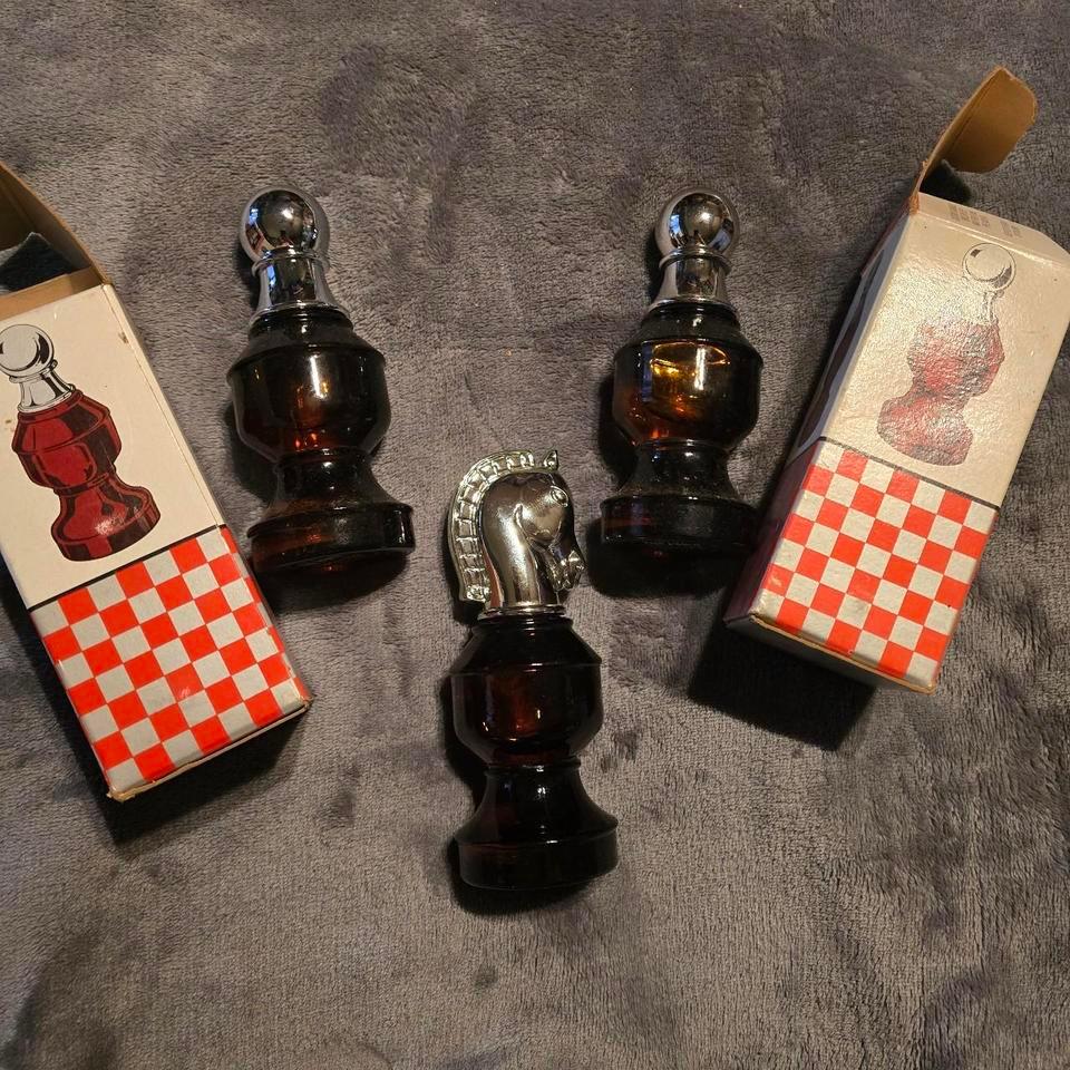 This Vintage Collectible Is An 8b5a