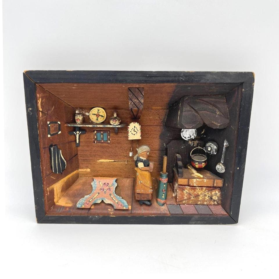 Vintage Wood Shadow Box Diorama 5752