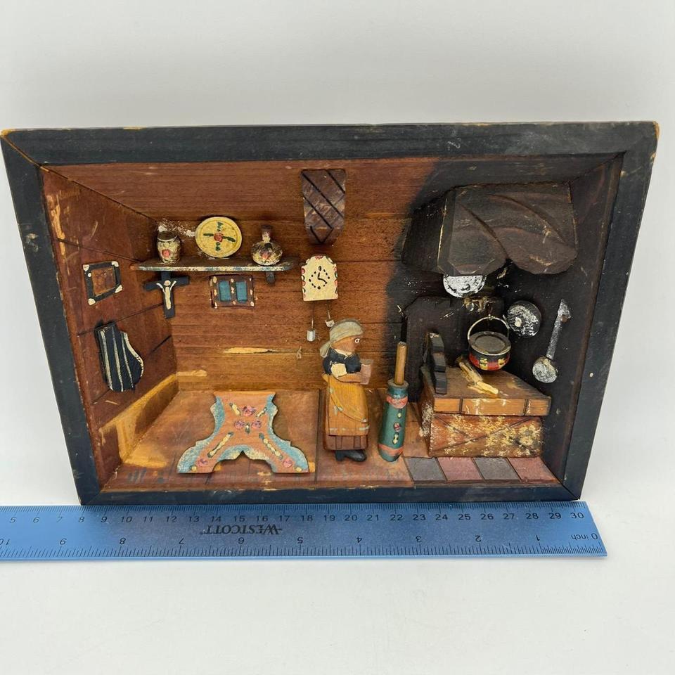 Vintage Wood Shadow Box Diorama 5752 3