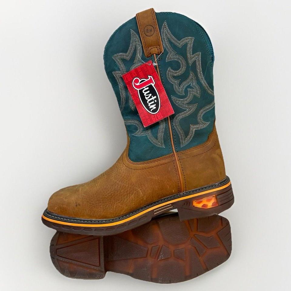New In Box B335 4