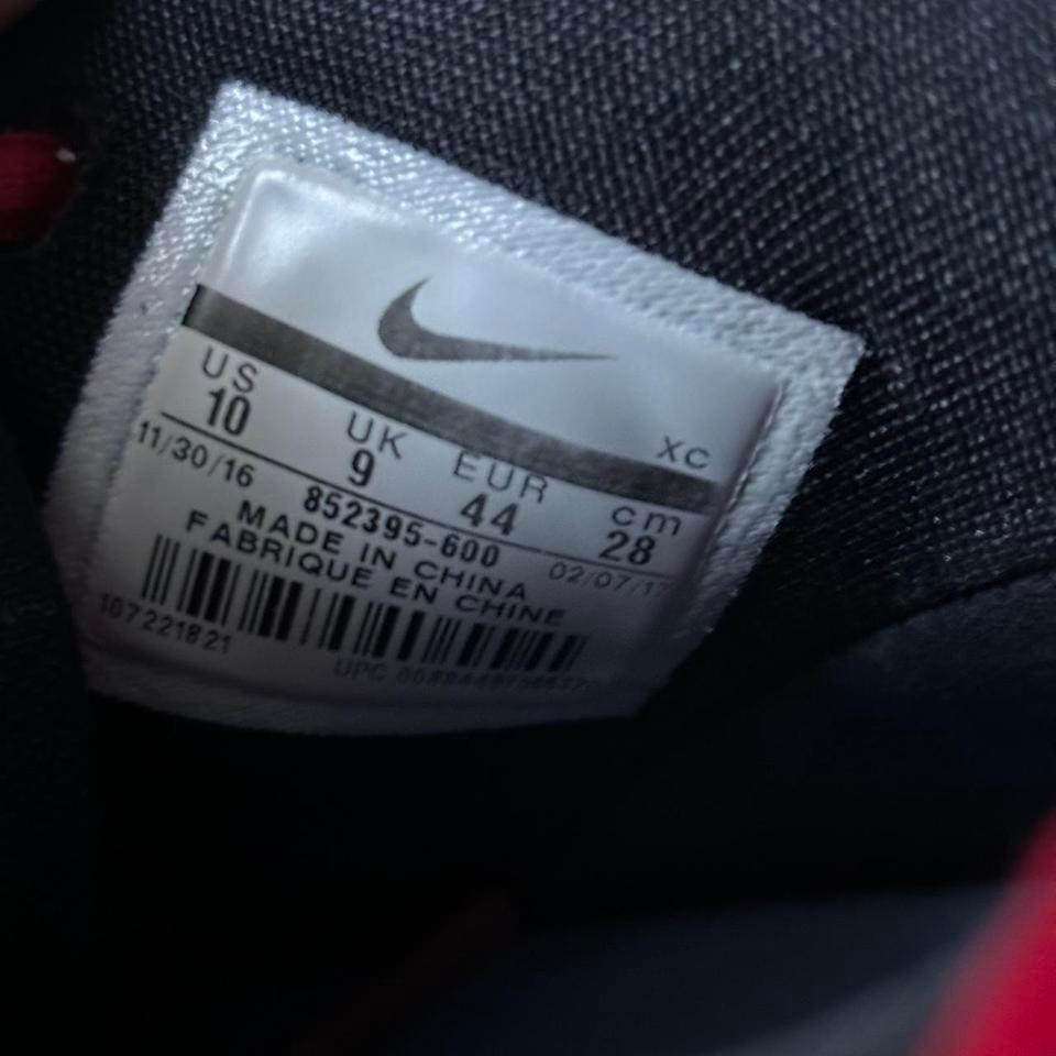 Nike Kyrie Basketball Shoes 4