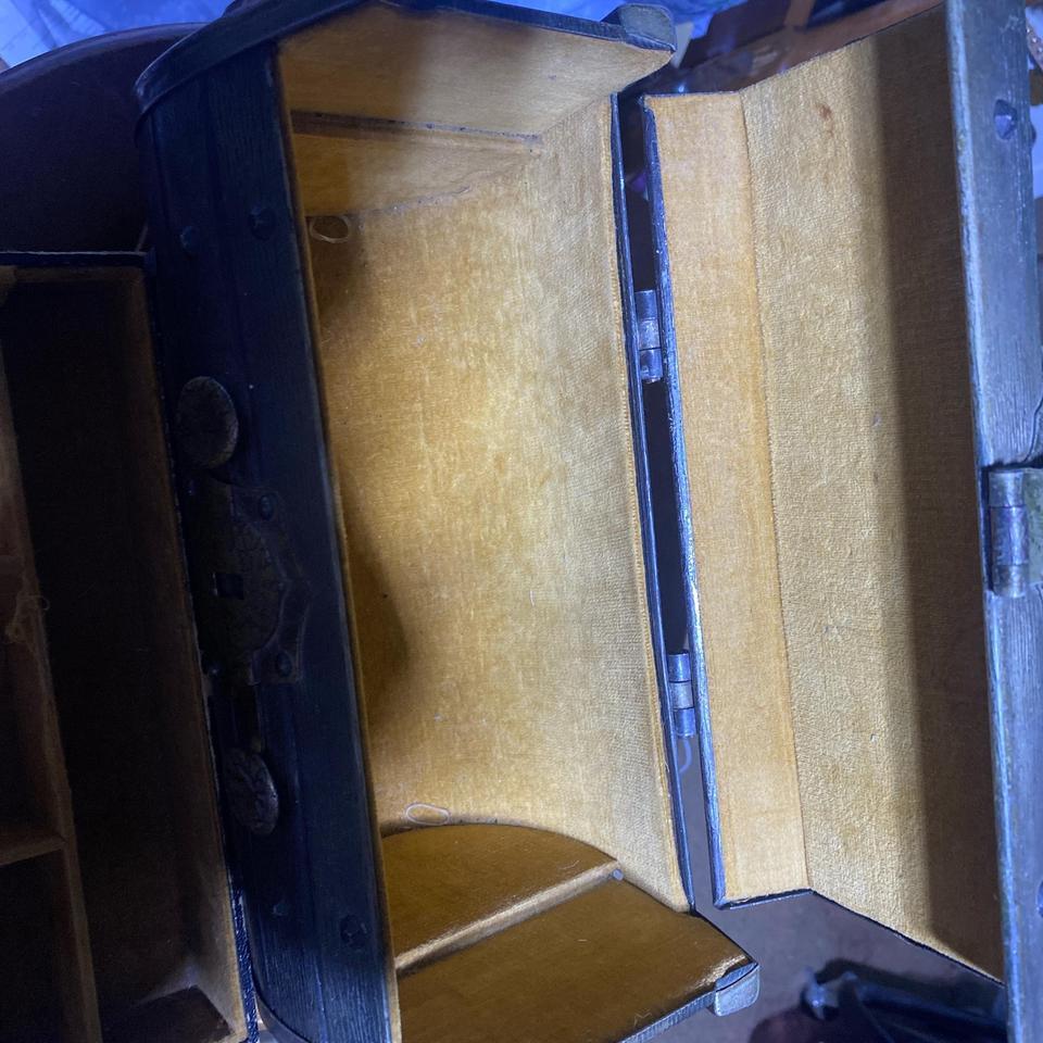 Small Wooden Chest With Golden 4