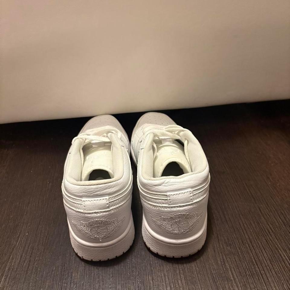 Air Jordan 1 Low G 4