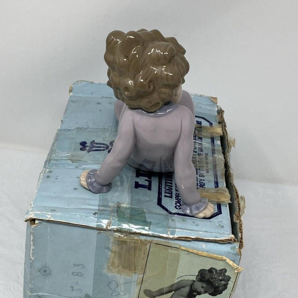 Lladro 5102 Baby With Pacifier Cde8 5