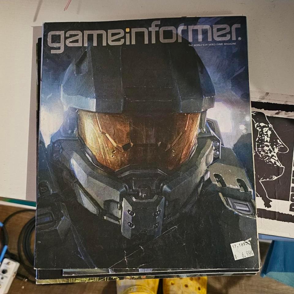 Game Informer Halo Reach Magazine 6827