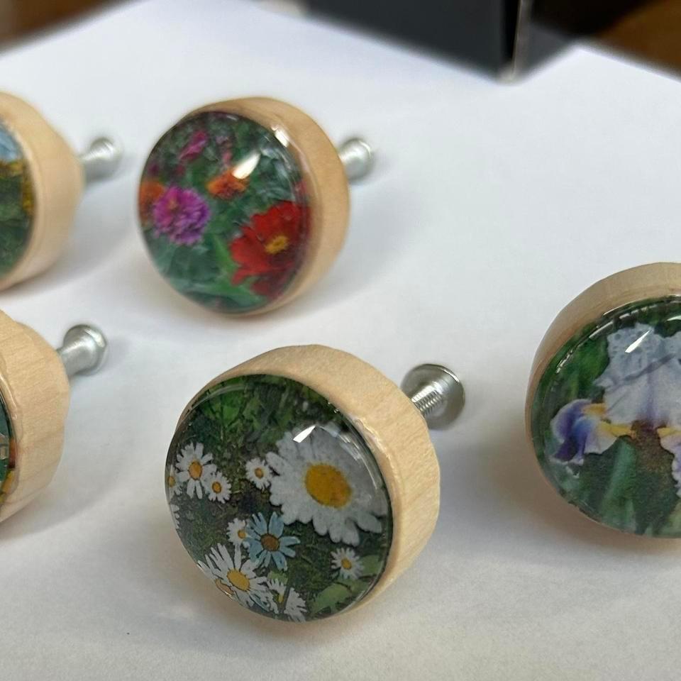 Floral Drawer Knobs With Glass 46e2