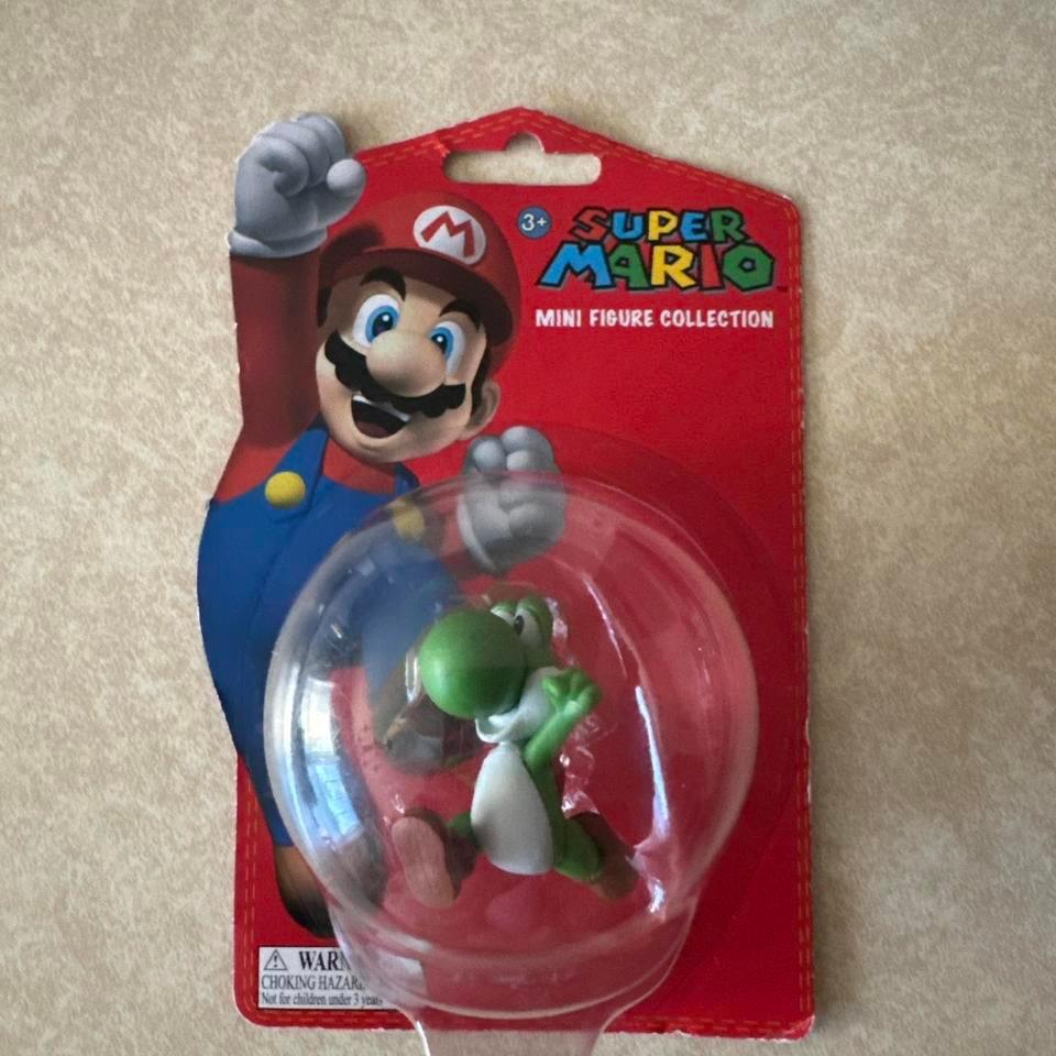 Yoshi And Mario Mini Figure