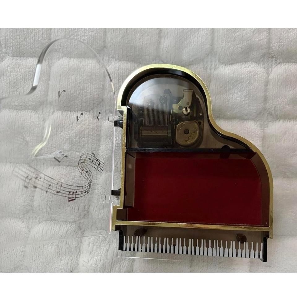 Vintage Baby Grand Piano Shaped E187 7