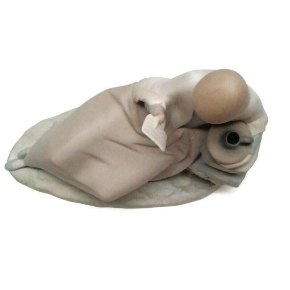 Lladro Girl Reading Figurine Sitting 6