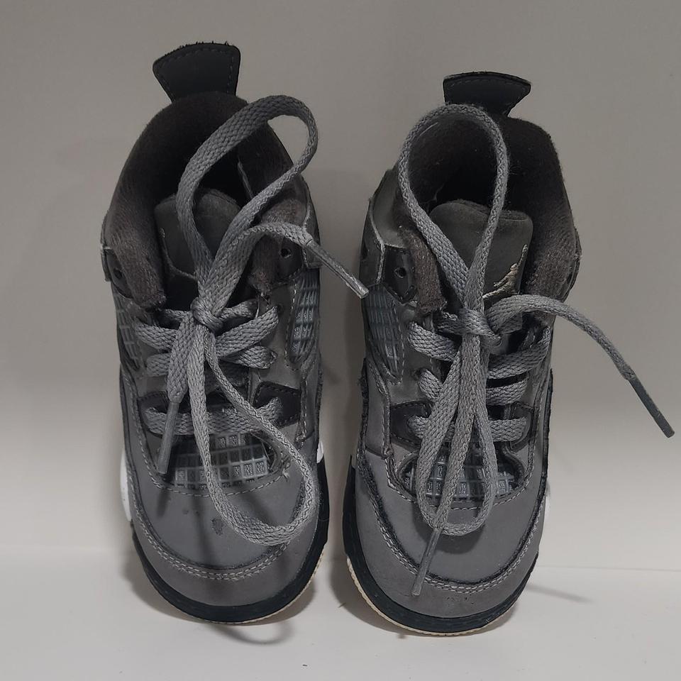 Jordan 4 Retro Grey Trainers C513 3
