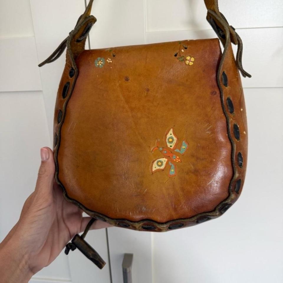 Vintage 1970s Hand Tooled Leather Saddle 457e 4