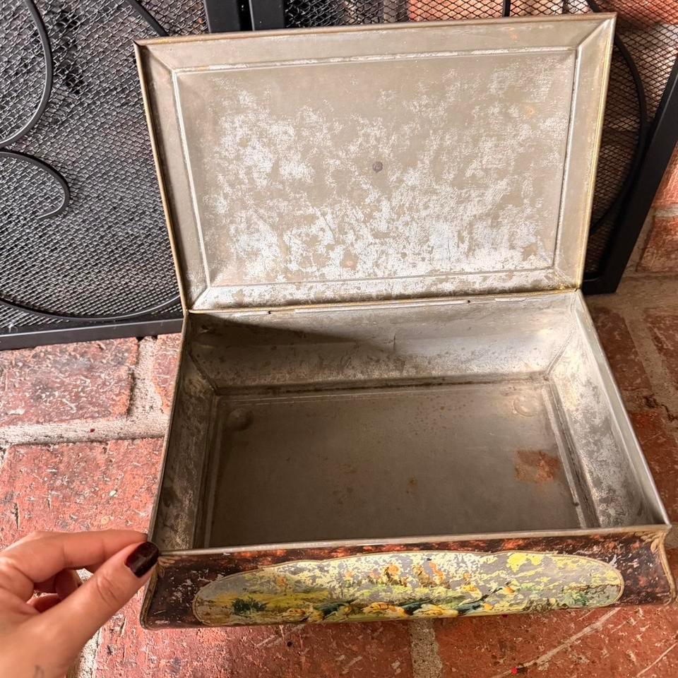 Vintage Metal Tin Box 93a3 2