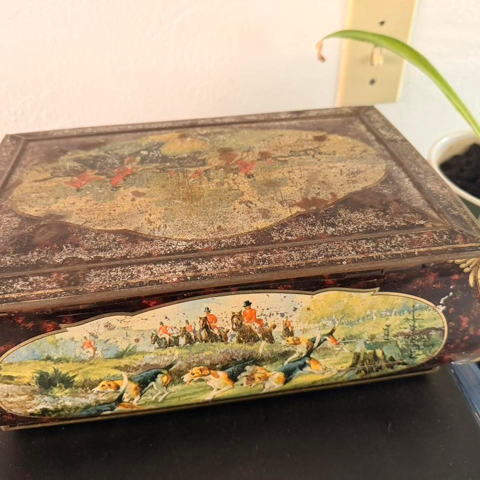 Vintage Metal Tin Box 93a3 7