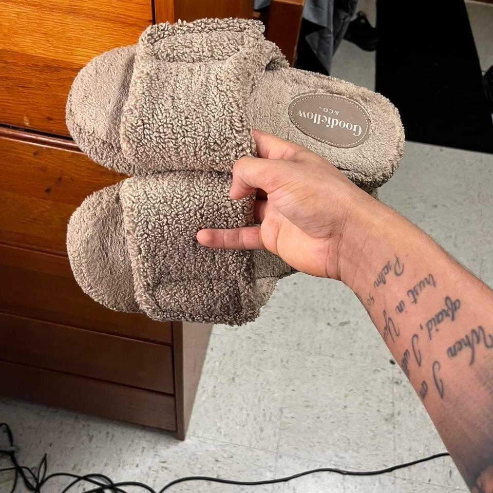 Good Fellow Slides Beige Size 41c8 3