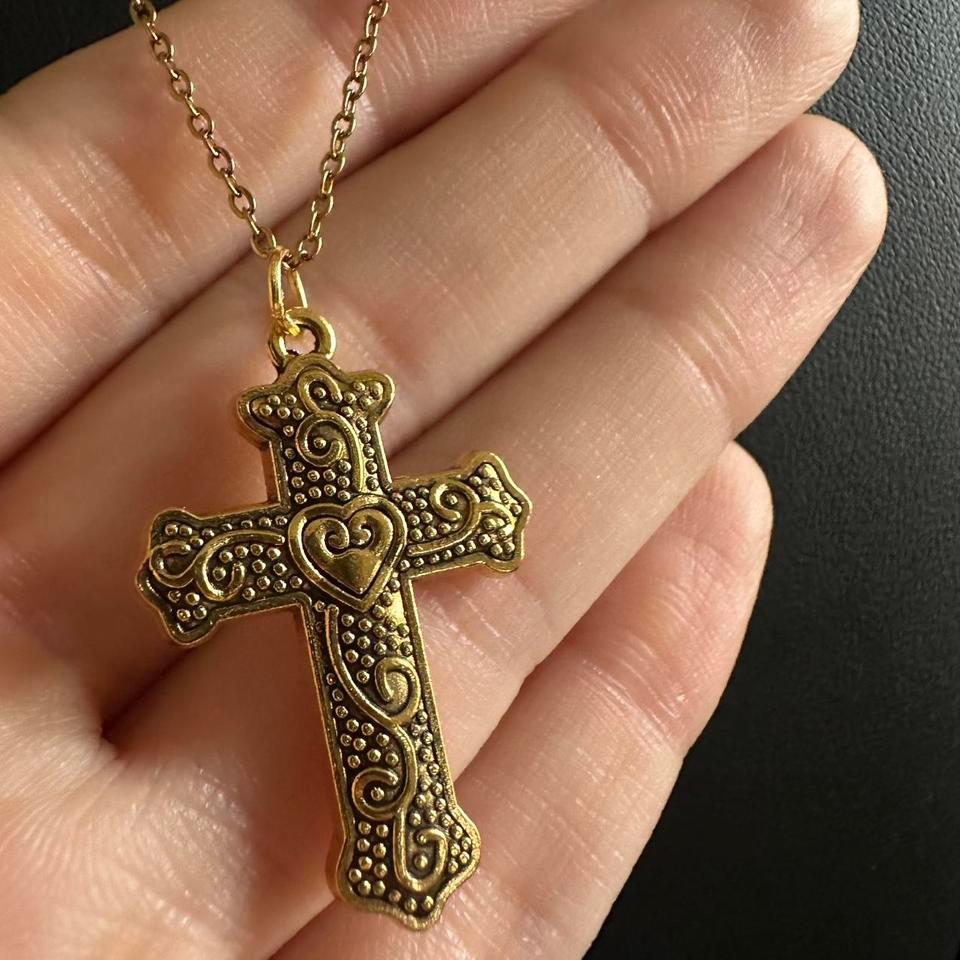 Gold Tone Intricate Cross Pendant C56e 3