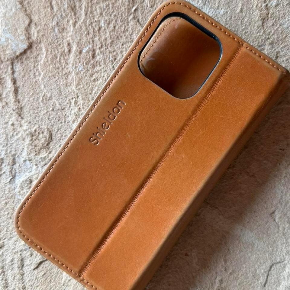 Brown Leather Shieldon Case Iphone F825 2