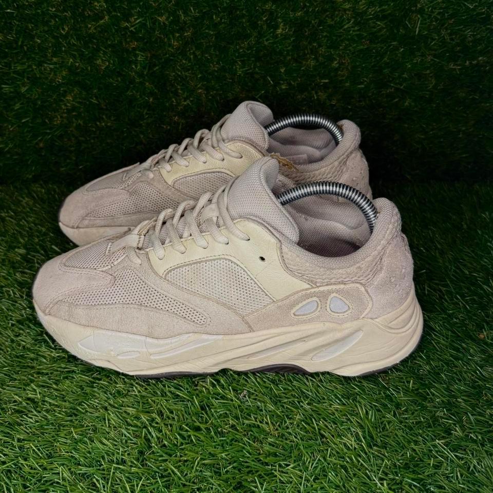 Yeezy 700 Analog Size 8 C758 3