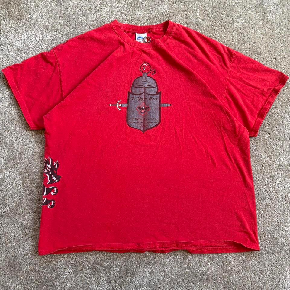Vintage Gildan Red Medieval Knight 84fe