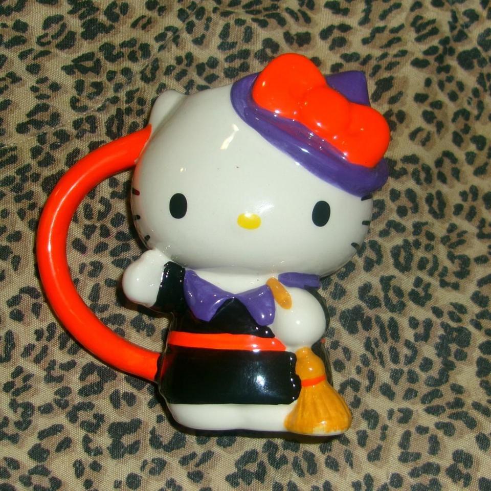 Hello Kitty Halloween Witch Ceramic
