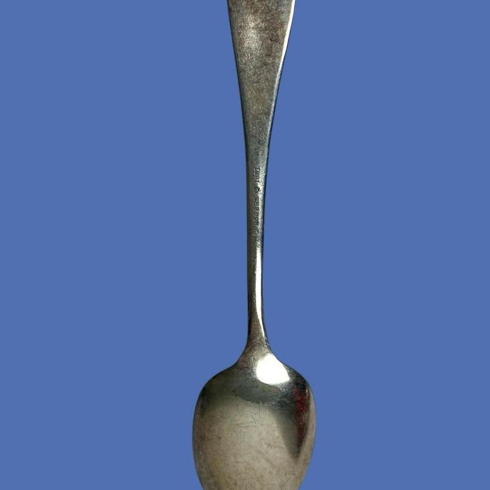 Vintage Rogers 1881 Silverplate Plain 655f 2