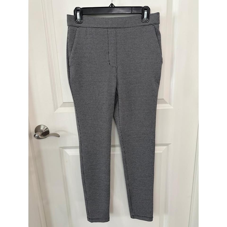 Gently Used Express Pull On 8b21