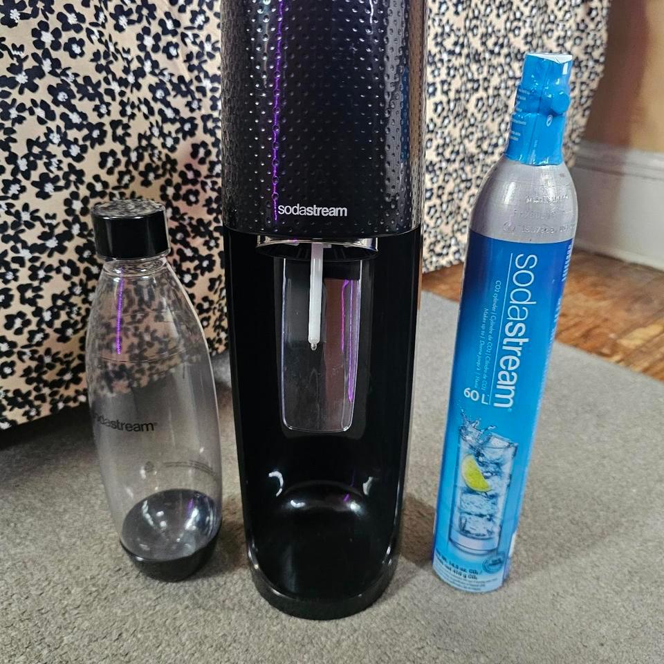 Black Soda Stream Machine 1 4