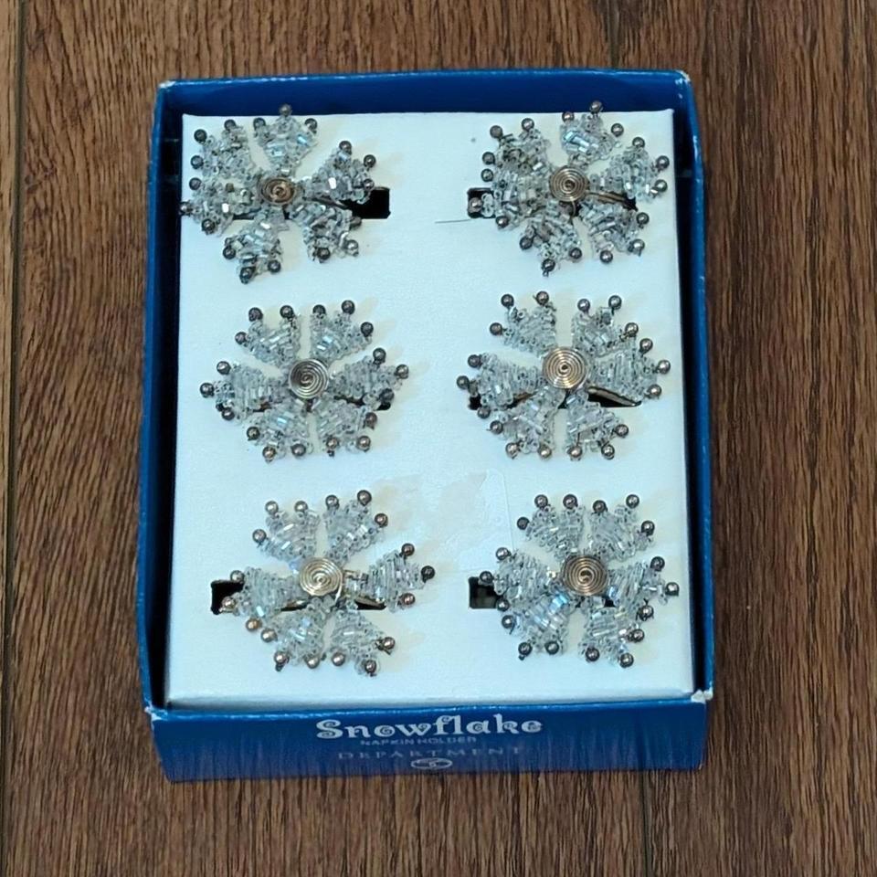 Vintage Dept 56 Snowflake Napkin 8078