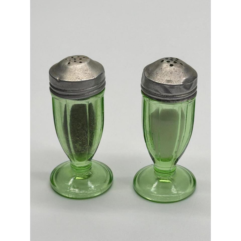Vintage Green Uranium Glass Salt E88c