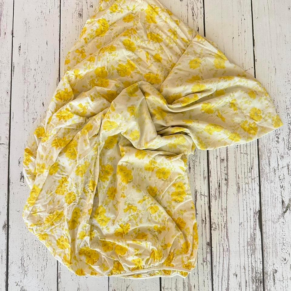 Adorable Daisies Grace This 1960s B6bf