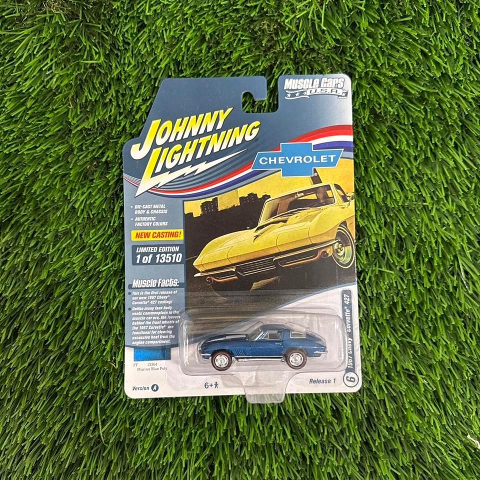 Johnny Lightning Corvette