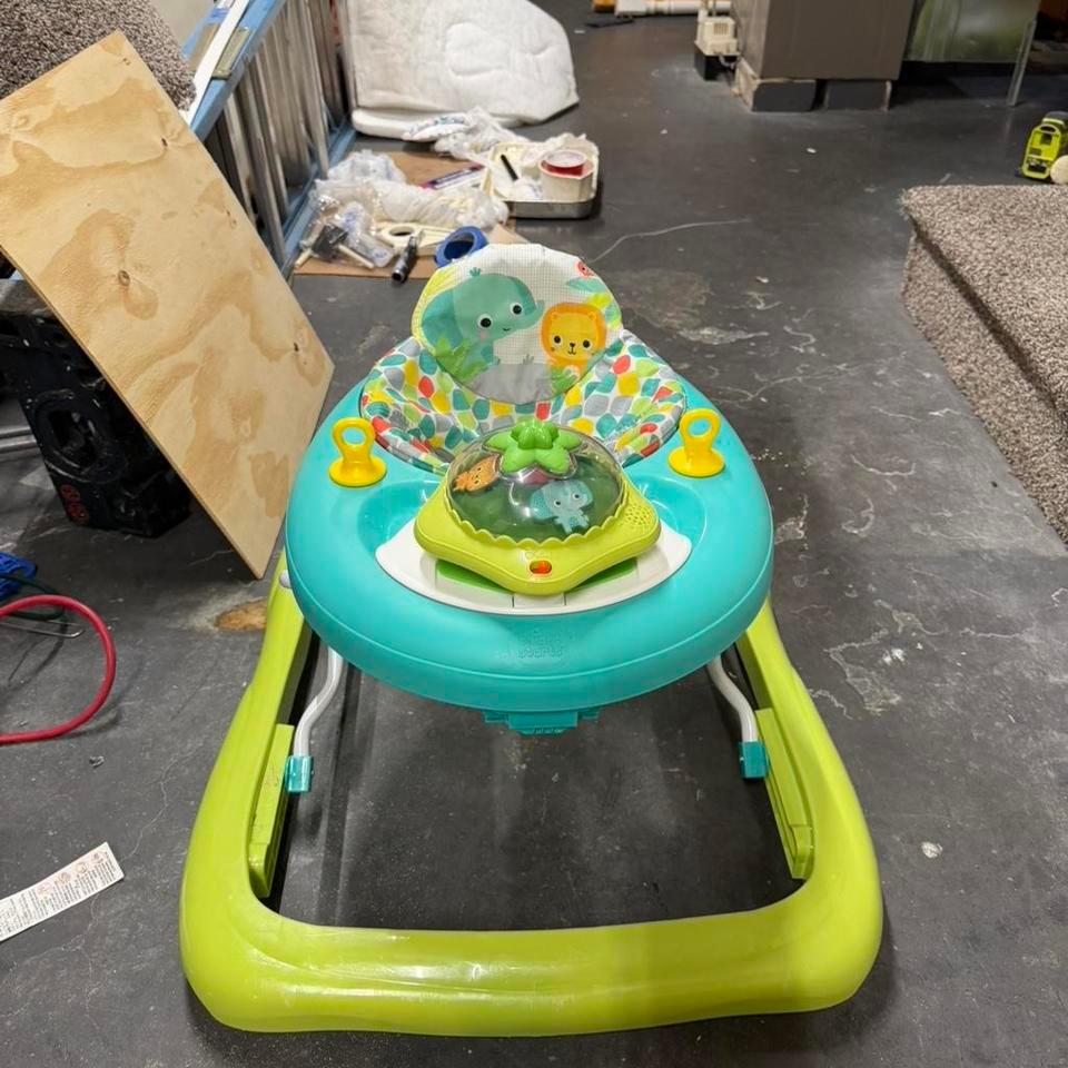 Fisher Price Baby Walker Brand 831d
