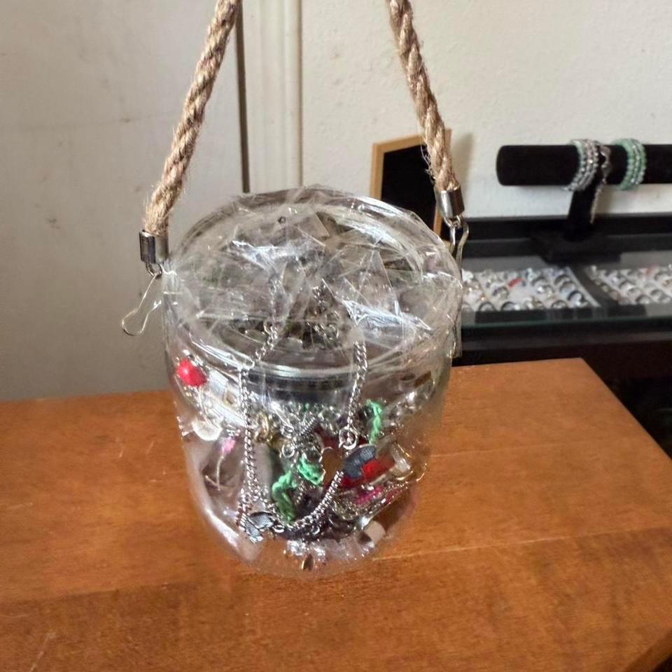 Mystery Jewelry Jar It 22b0 4