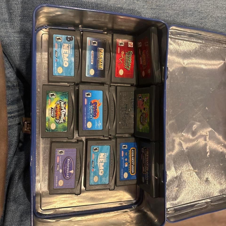 Nintendo Game Boy Advance Games B705