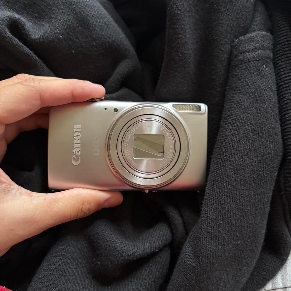 Canon Ixy 650 Canon Powershot 4836