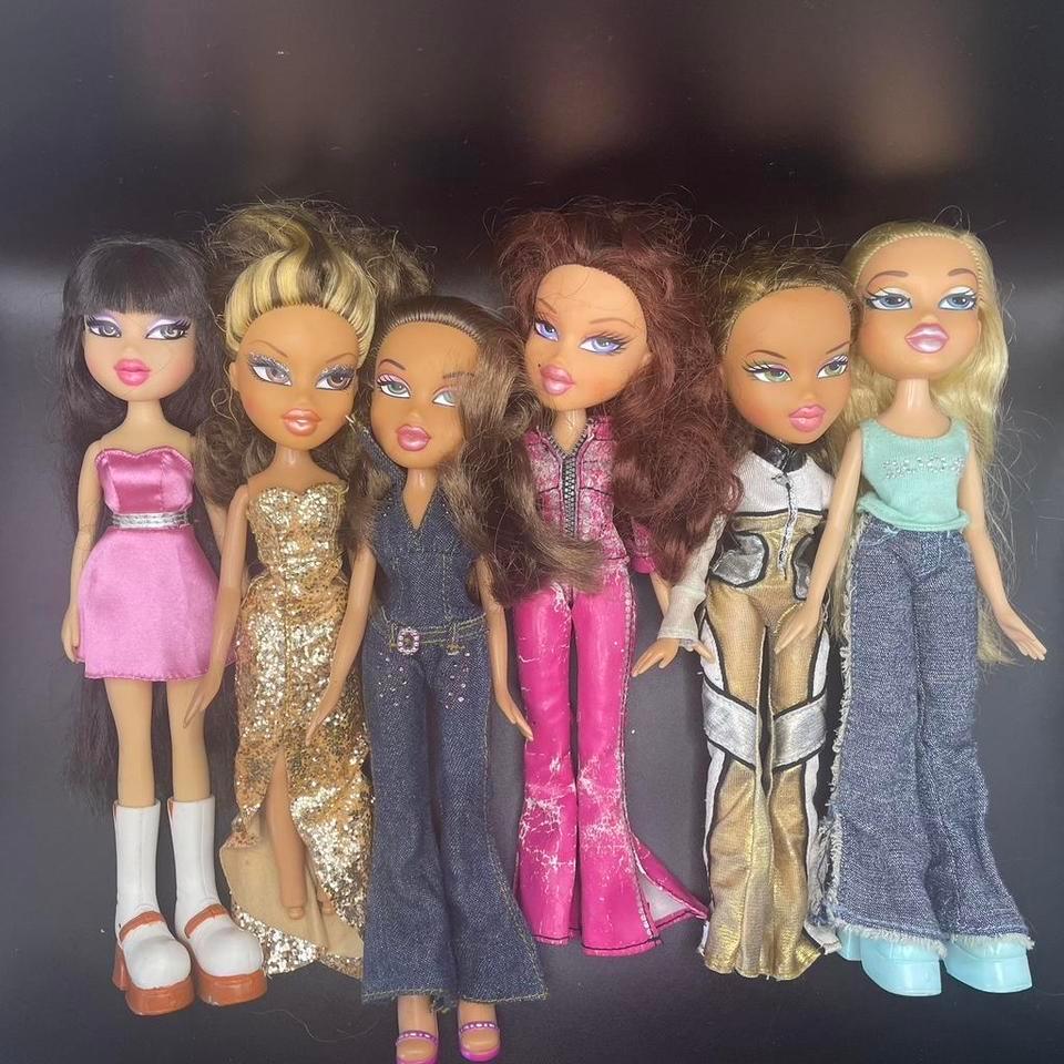 Lot Of 6 Dressed Bratz C601
