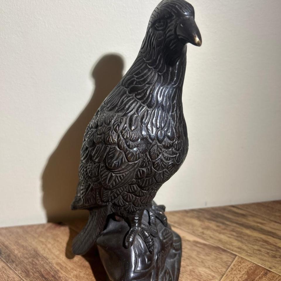 Black Bird Statue With Gold 7a97