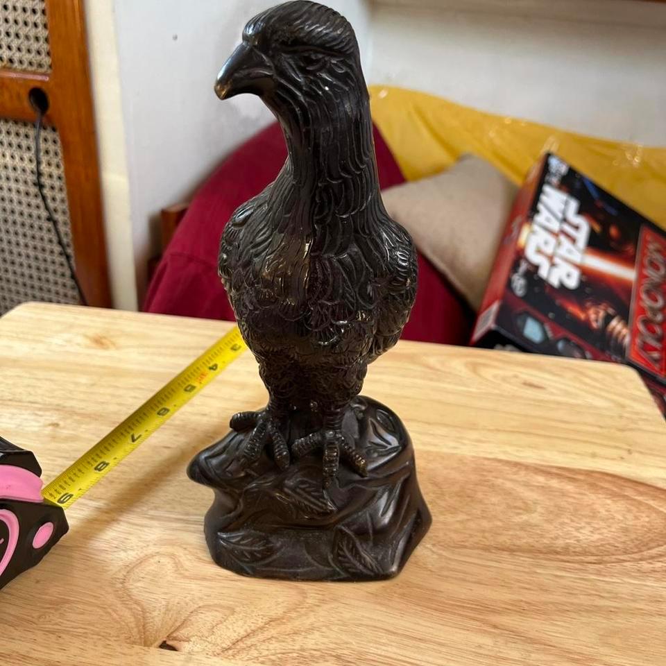 Black Bird Statue With Gold 7a97 2