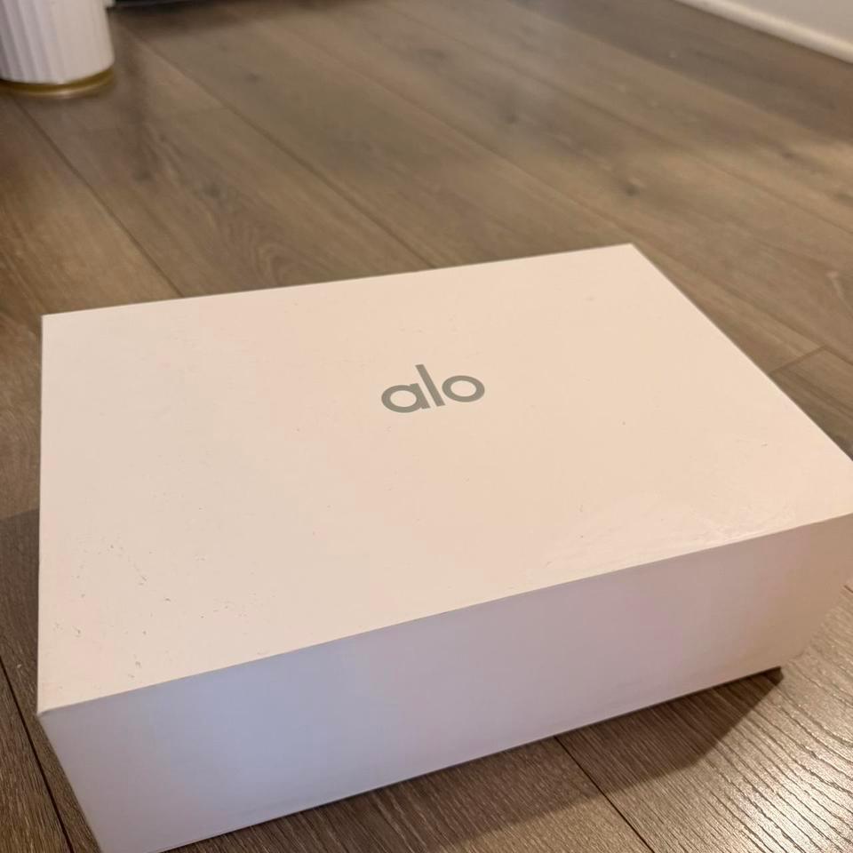 Alo Yoga White Sneakers Never Ec37 4