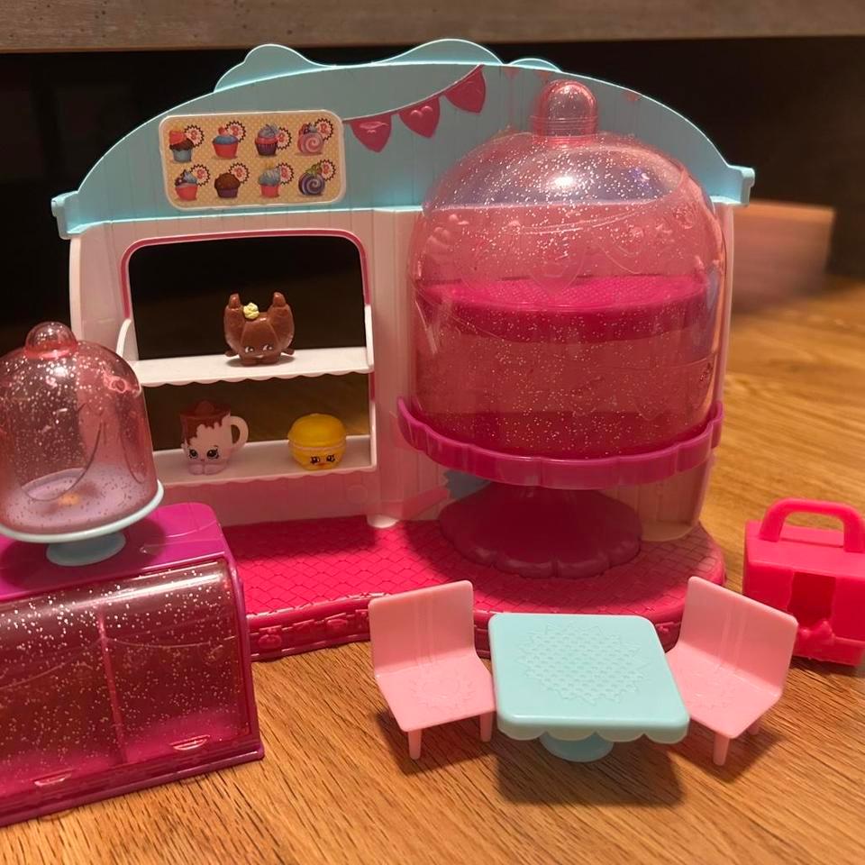 Cupcake Queen Cafe Playset Kidcore D031 2
