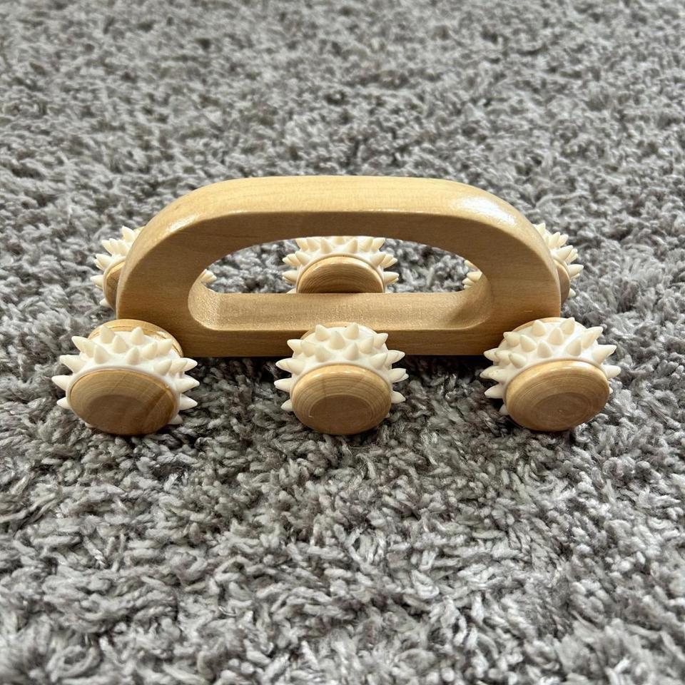 Sakar International Wooden Handheld Body 15a5