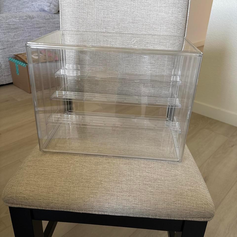 Clear Acrylic 4 Tiered Display 66b3