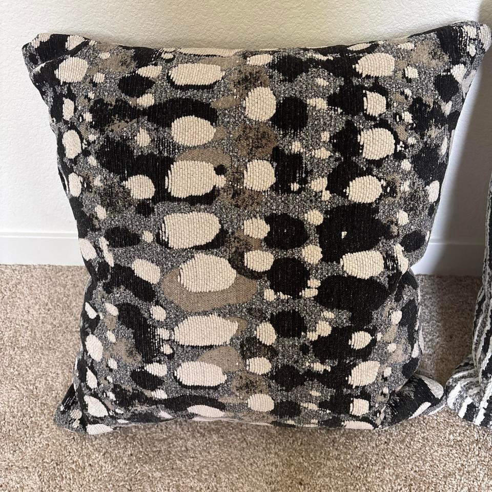 Throw Pillows Black White 1dd4 2