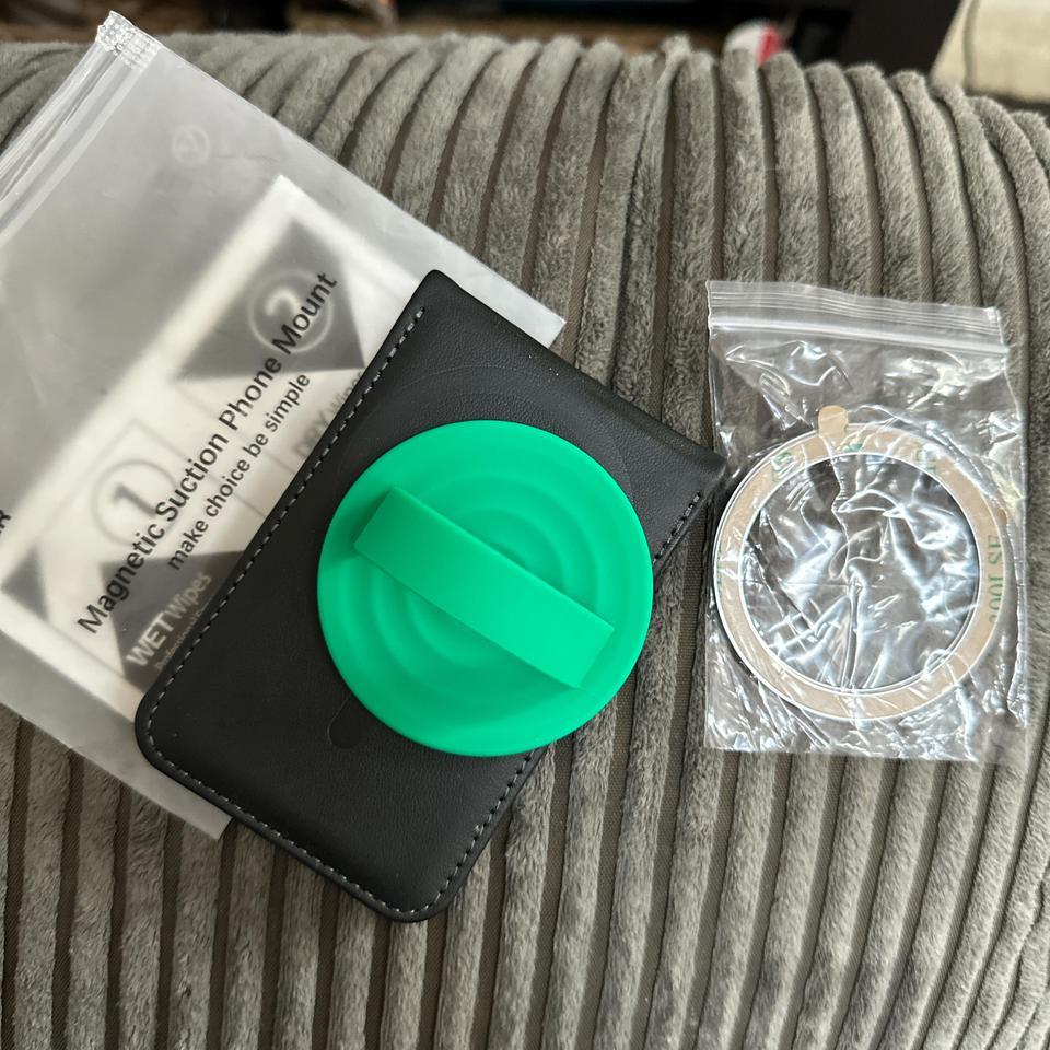 Green Magnetic Suction Phone Grip