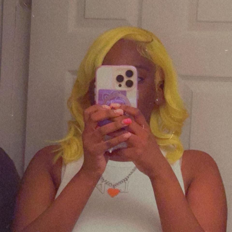 Selling These Wigs I Do F490 6